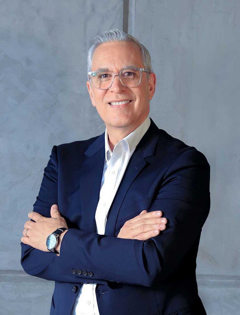 Bewerbungsfoto von einem Mann mit Anzug